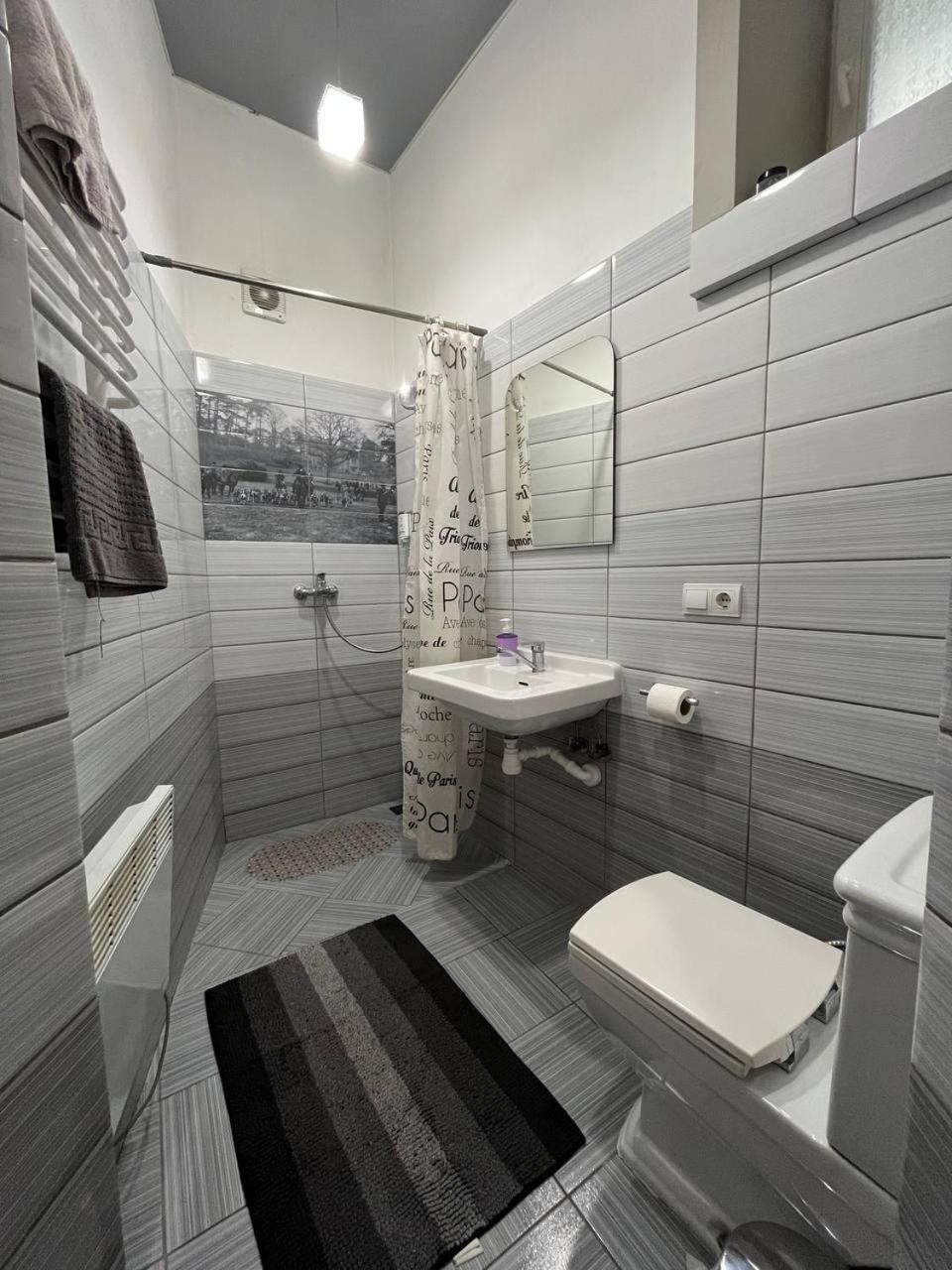 Shpytalna Apartments Lwów Zewnętrze zdjęcie